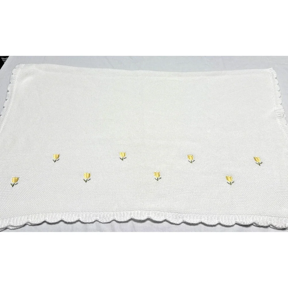 Baby Blanket BONBINI Crib Blanket Cotton Knit White embroidered yellow tulips